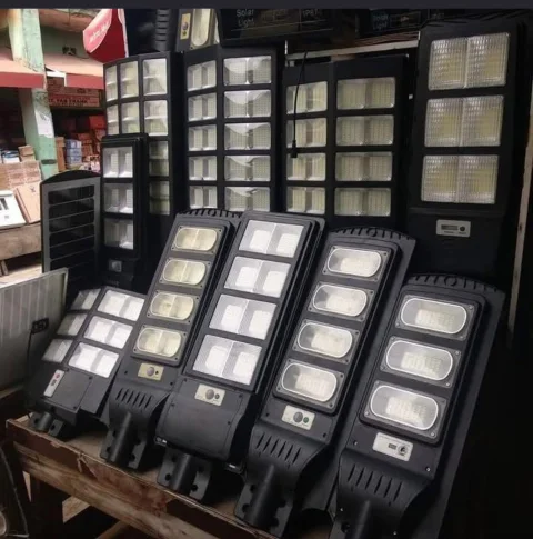 High‑Efficiency Solar Street Lights – Motion Sensor, LED Panels, All‑in‑One Design